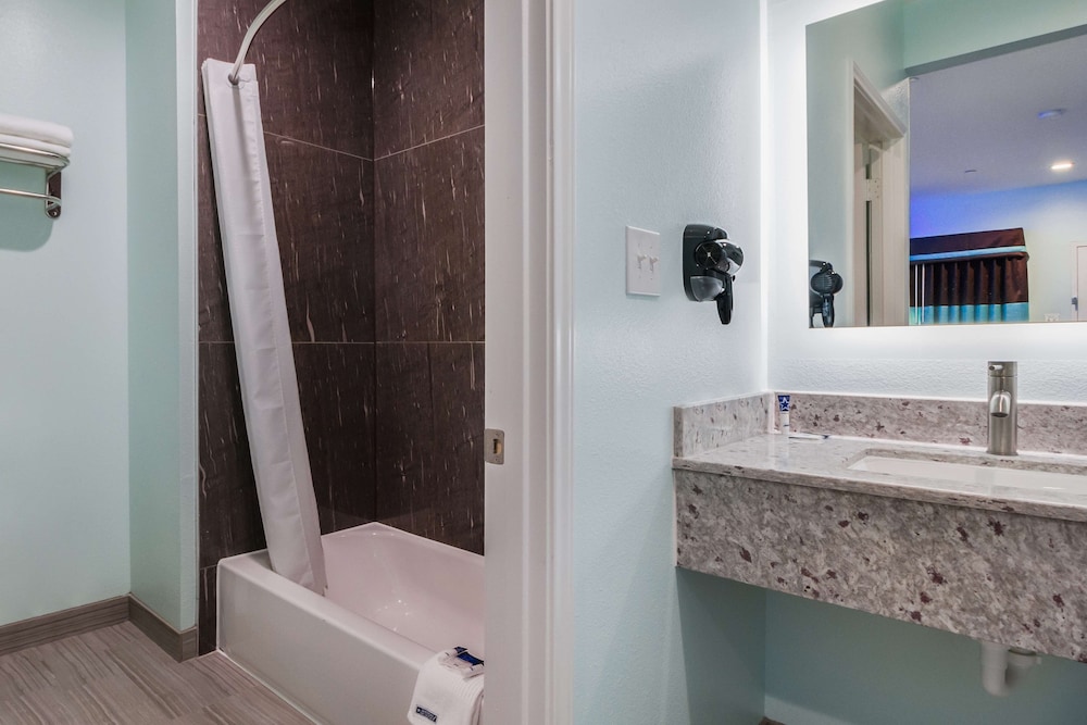 Americas Best Value Inn Aldine Westfield 23/33