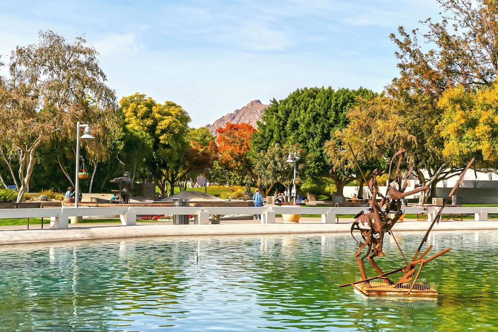 Hyatt Place Scottsdale/Old Town 61/65