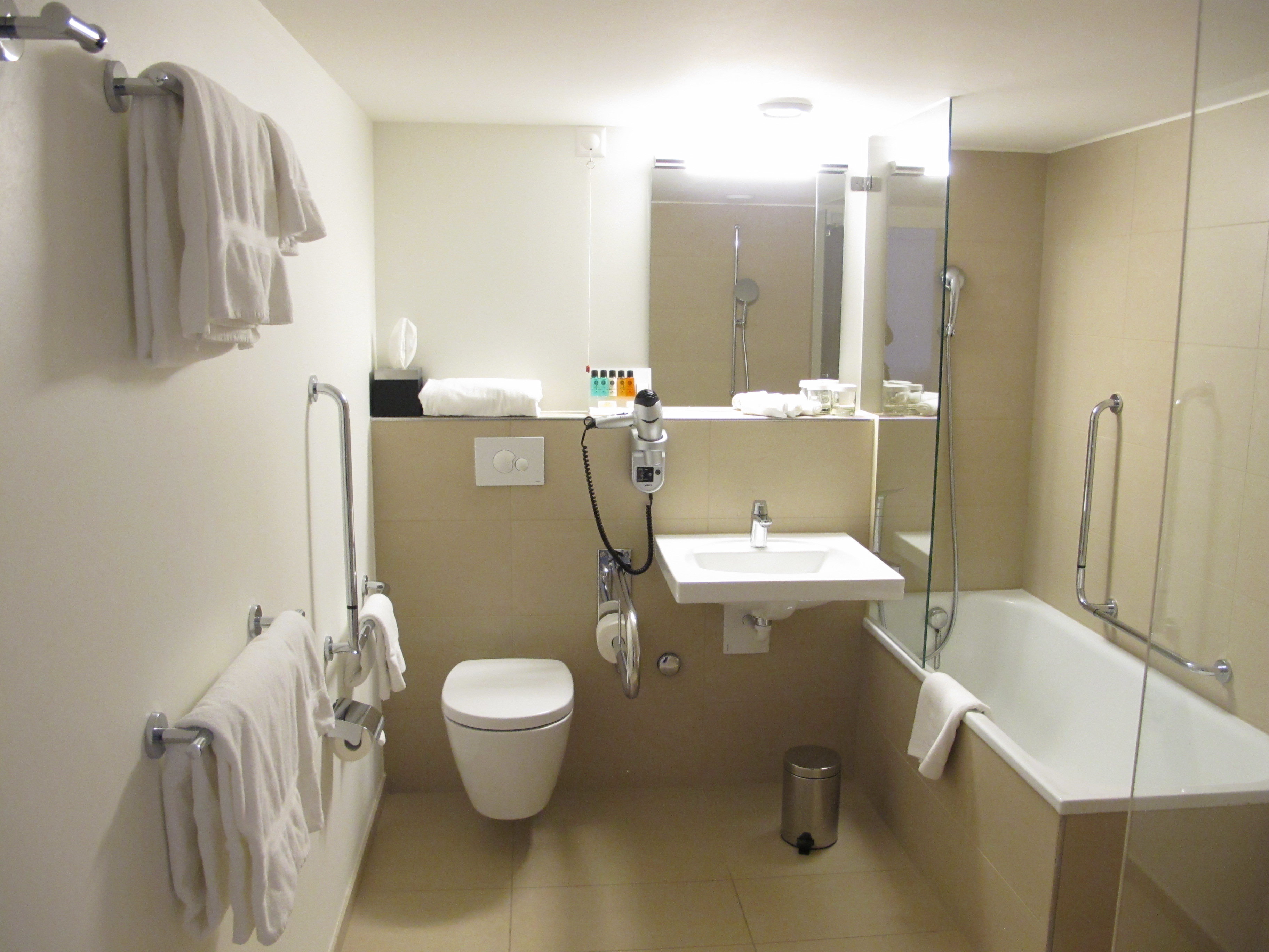 Crowne Plaza Zurich 50/50