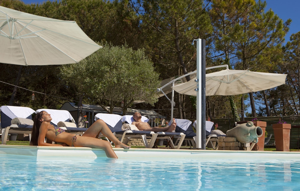 HOTEL RESTAURANT & SPA(FORMERLY PLAISIR PLAISIR) 45/50