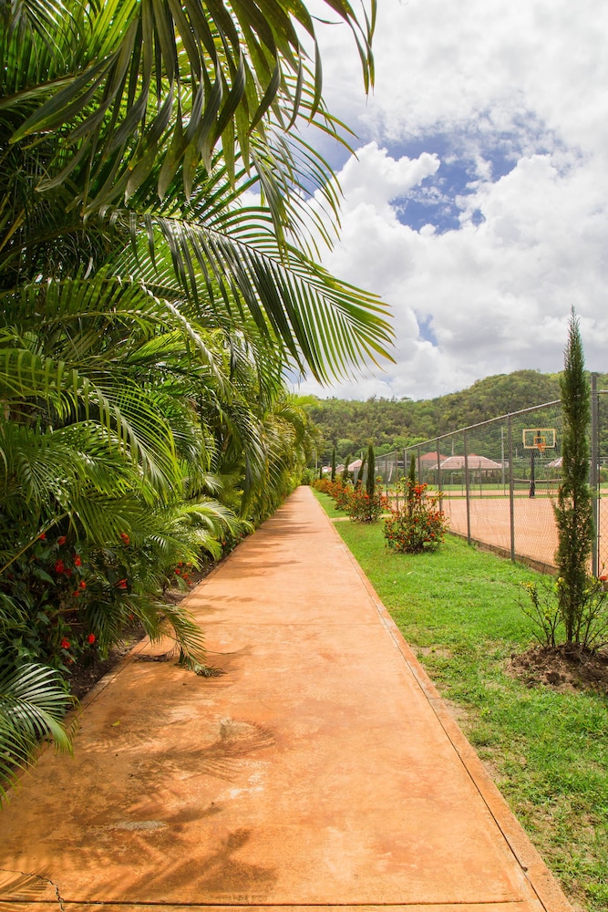 The Oasis Golf Retreat 22/29