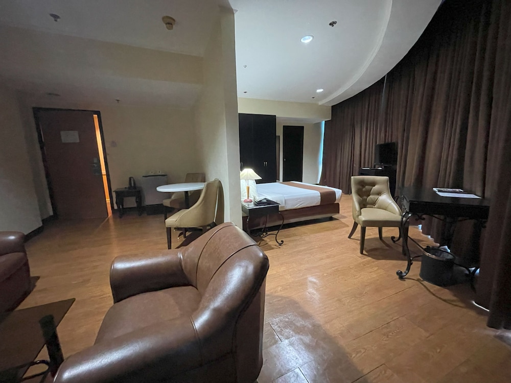 Golden Peak Hotel and Suites powered by Cocotel 43/63
