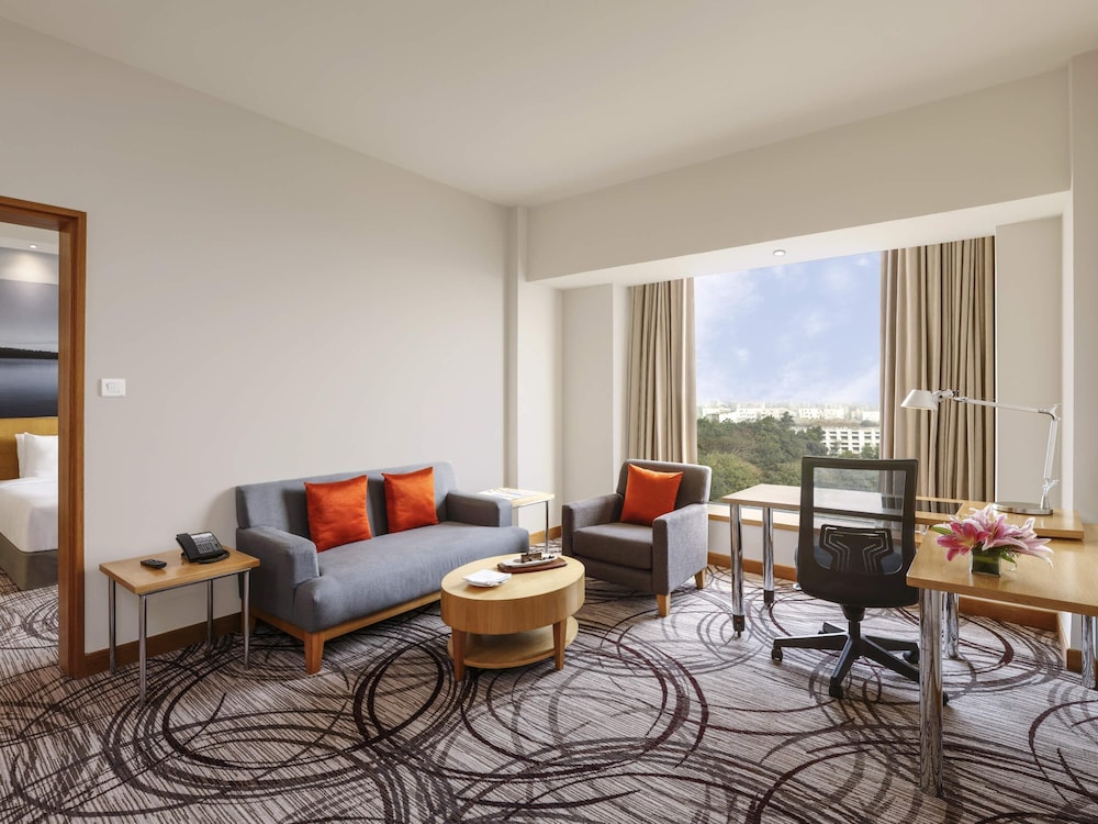 NOVOTEL HYDERABAD CONVENTION CENTRE 52/73