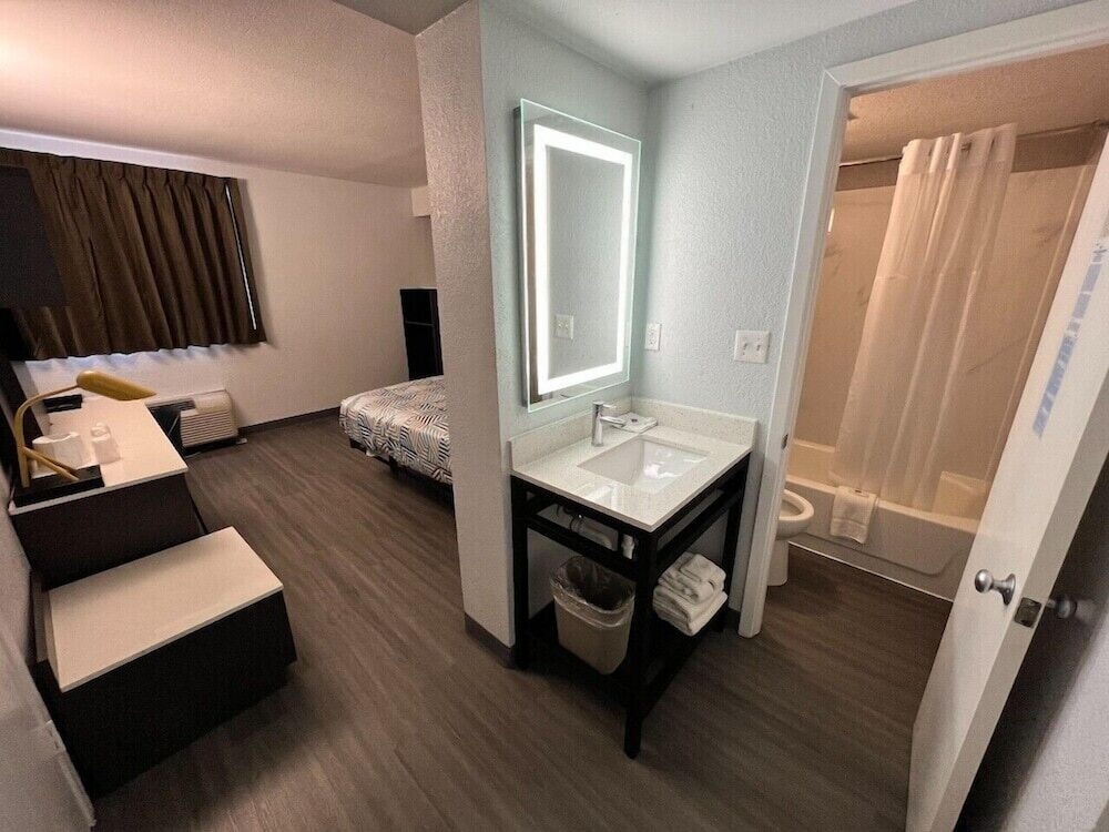 غرفة ديلوكس بسرير كوين، Motel6 Council Bluffs, IA - Omaha East 4/6