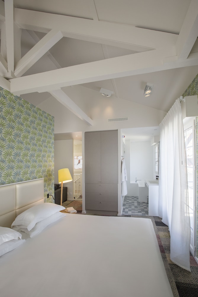 Hotel de Silhouette 24/68