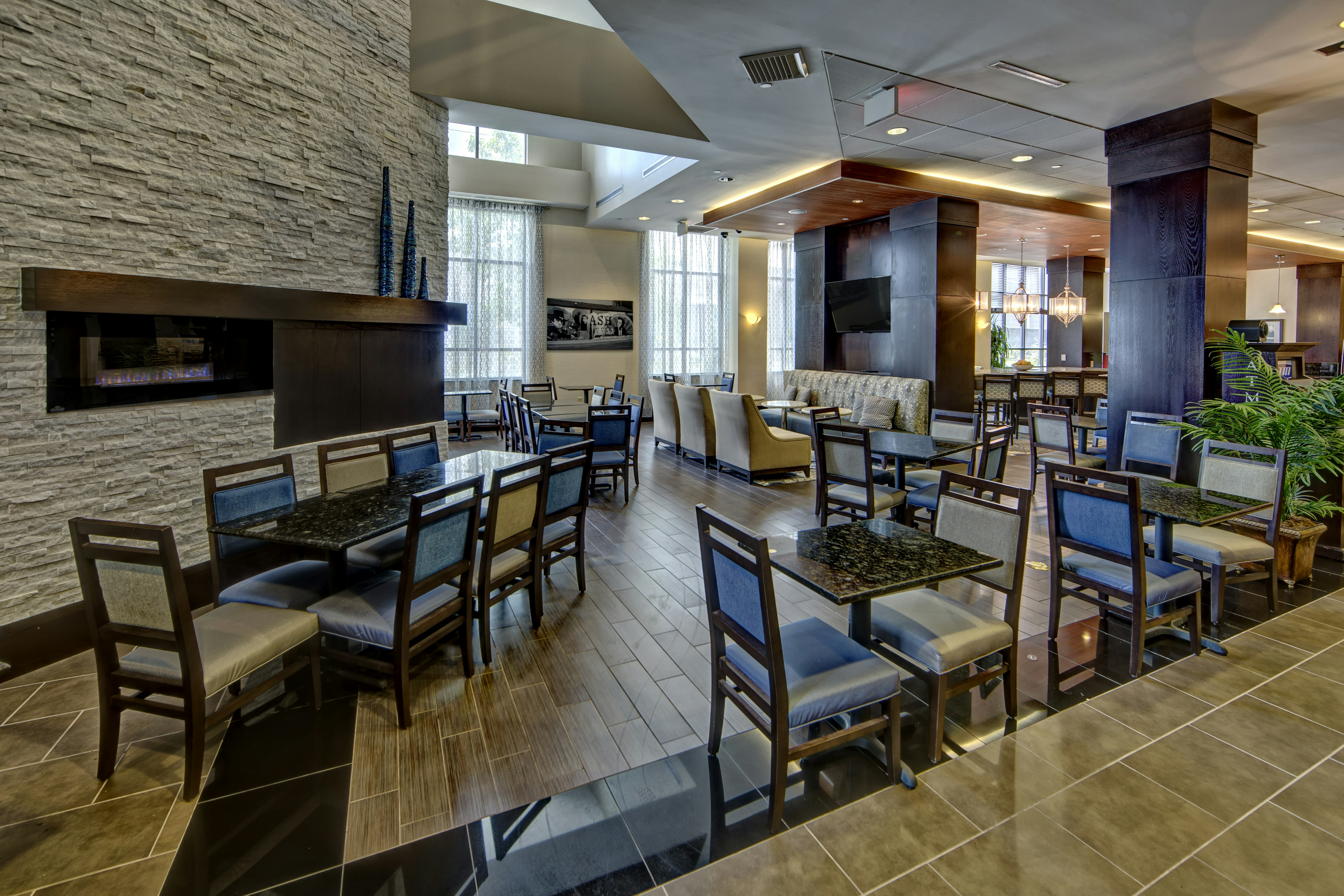 Hampton Inn And Suites Nashville Downtown Tn 42/53