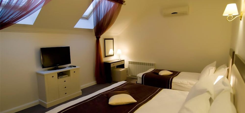 Villa Rossa Hotel 9/34