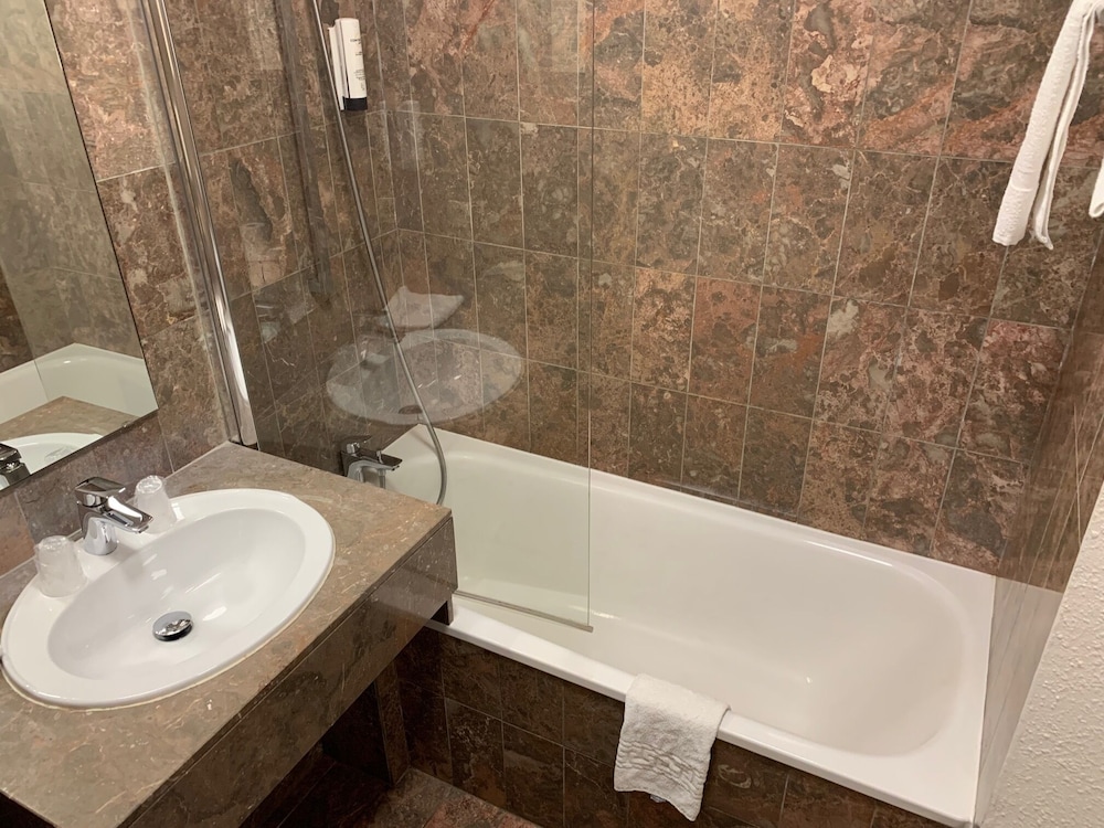 Hotel des Etats Unis 32/36
