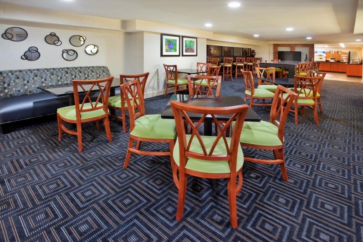 Holiday Inn Express And Suites Atlanta Downtown 36/48