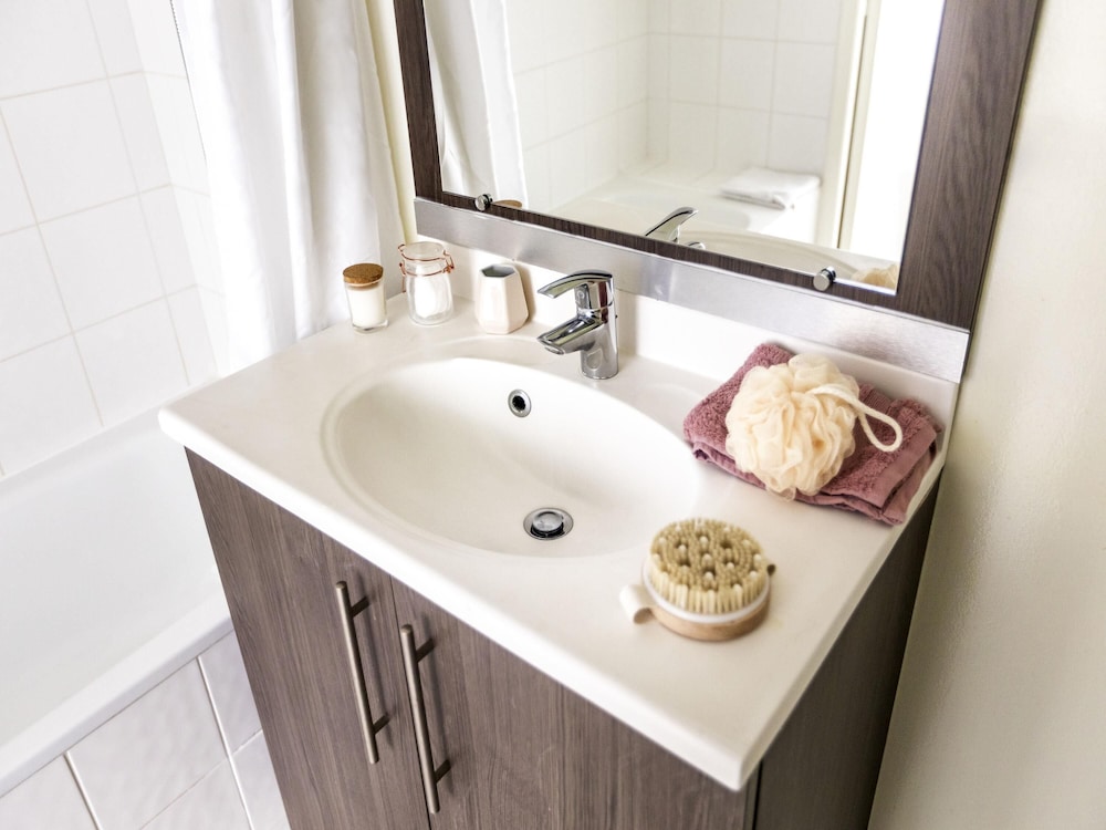 Adagio Access Orleans 54/56