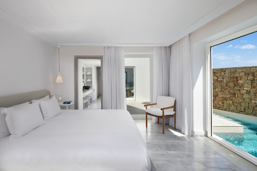 1 Bedroom, Pool, Suite, King Bed, Sofa