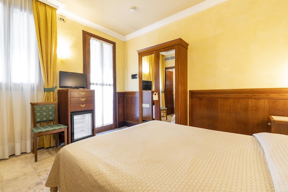 ECONOMY, DOUBLE BED
