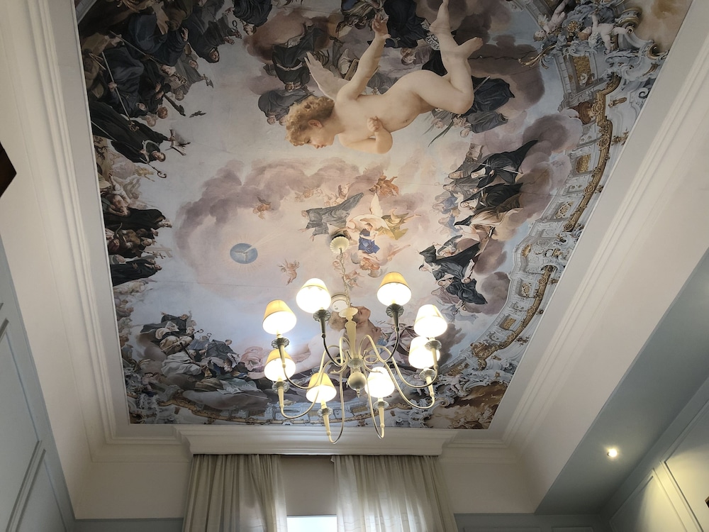 Navona Central Suites 33/50