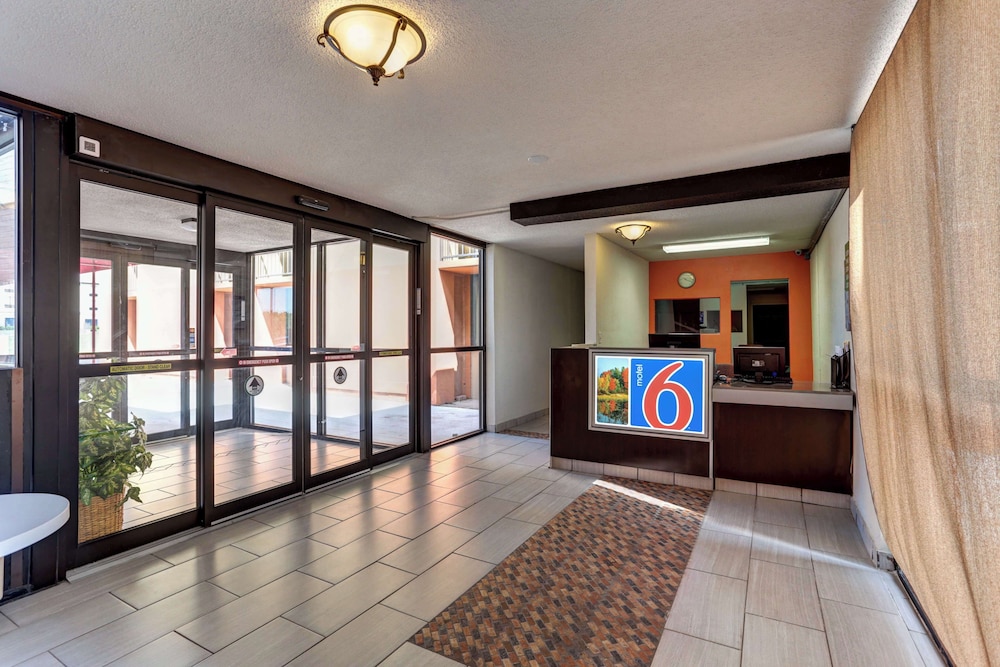 Motel6 Jackson, TN 10/54