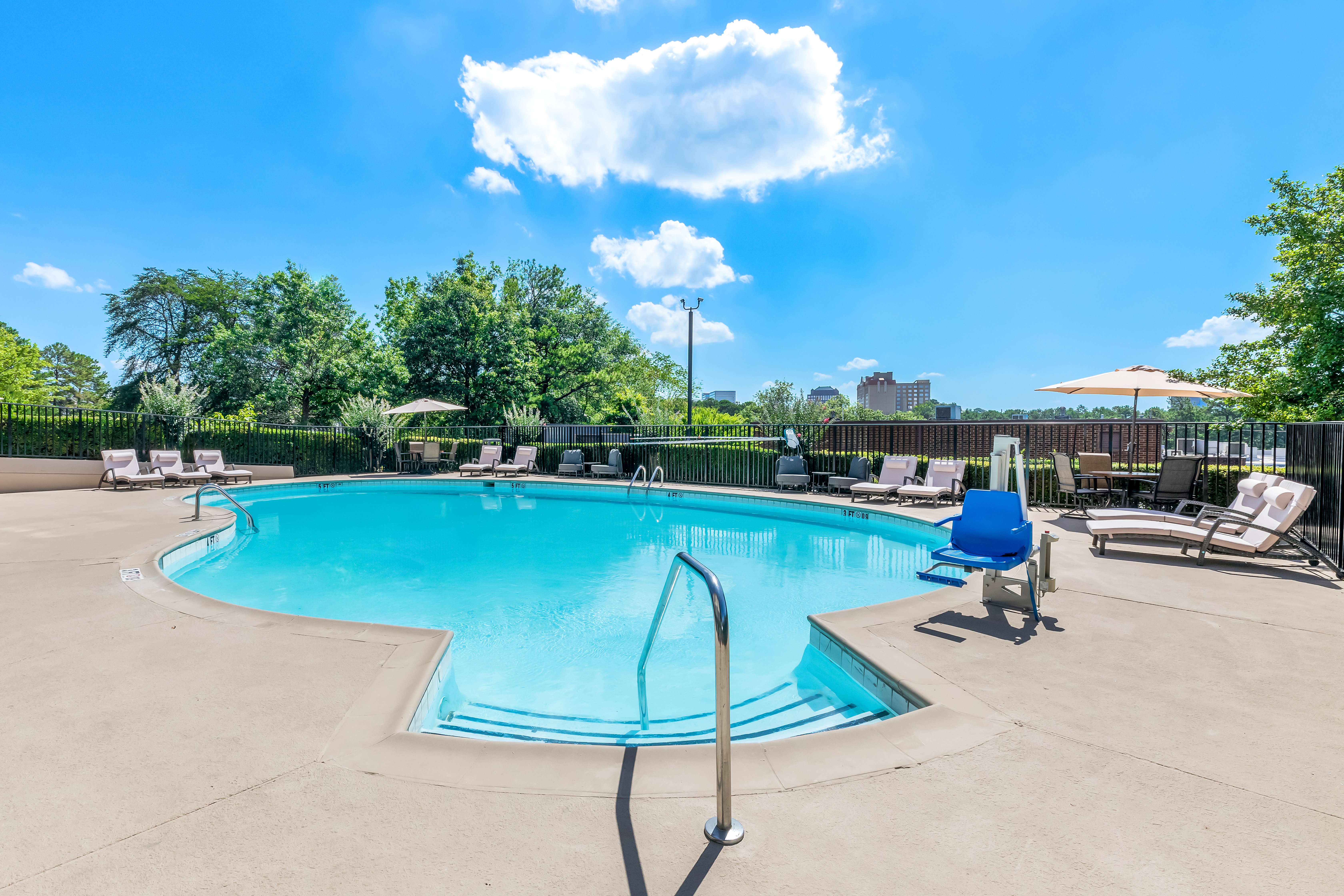 Holiday Inn Express Atlanta Galleria Ballpark Areaa 41/46