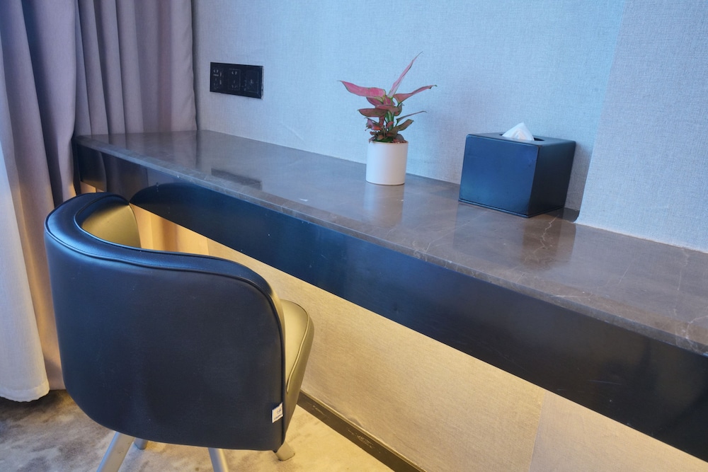 Baiyun City Hotel 9/42