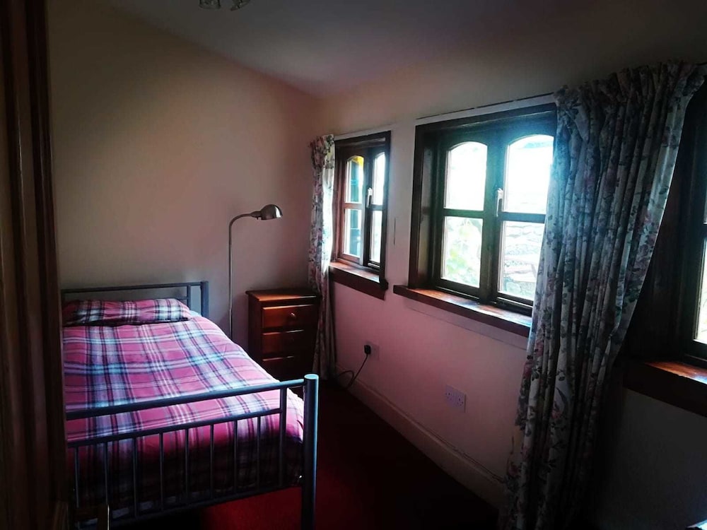ROOM, SINGLE, SINGLE BED