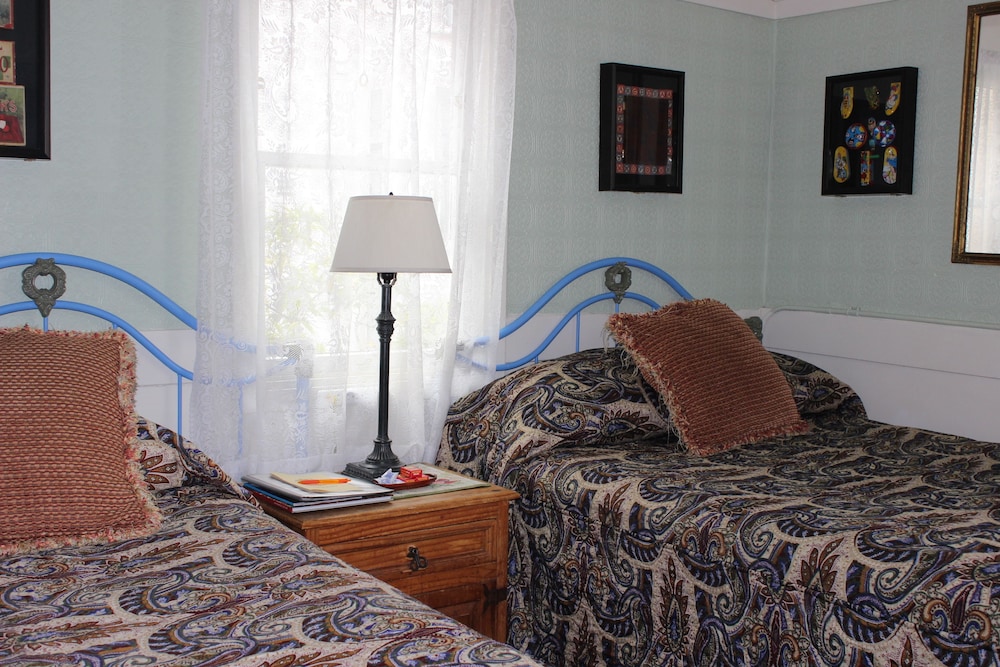 San Remo Hotel 38/50