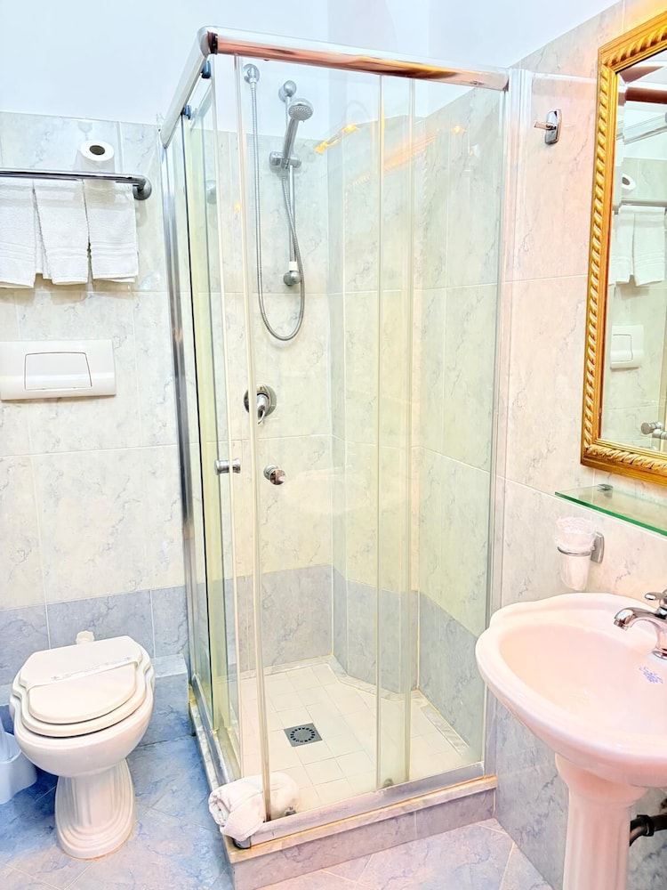 Hotel D Apos Angelo Palace 43/47