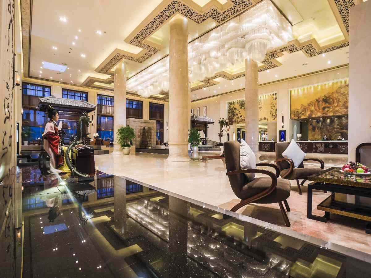 TONGQUETAI NEW CENTURY GRAND HOTEL 36/44