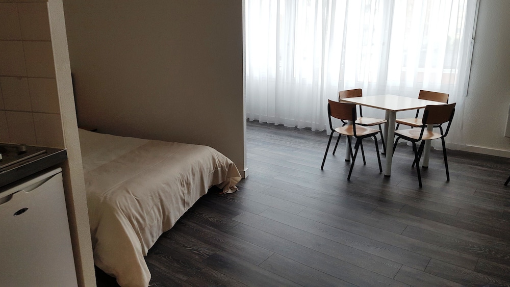 KOSY Appart'Hotels - La Maison Des Chercheurs 23/43