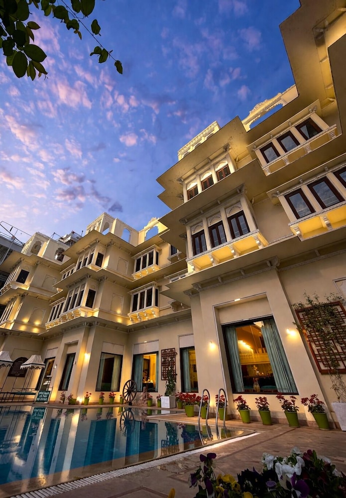 Hotel Swaroop Vilas 2/49