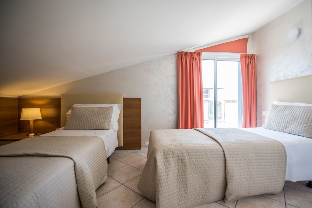Hotel Touring 28/48