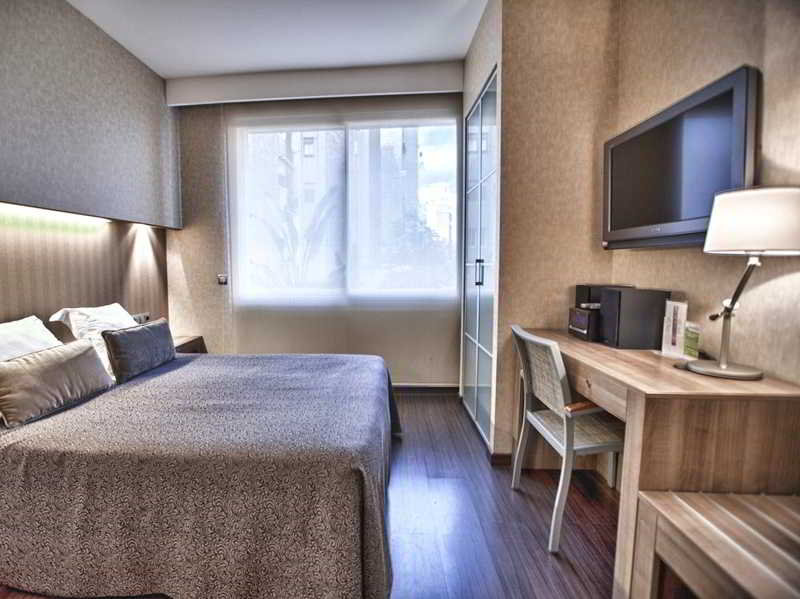 Silver Aparthotel 8/48