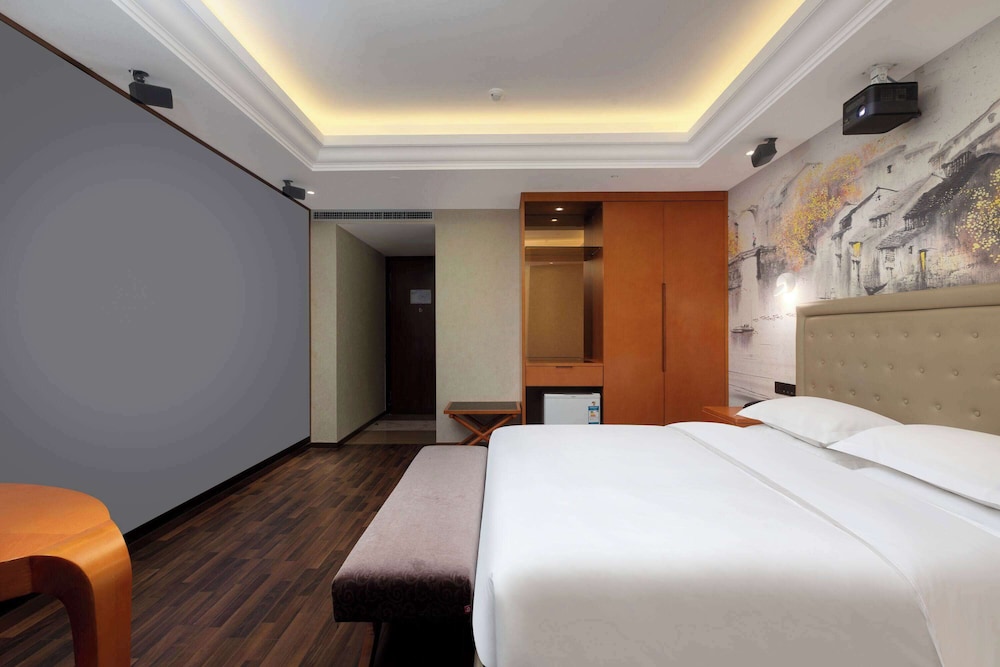 Superior, Queen Bed