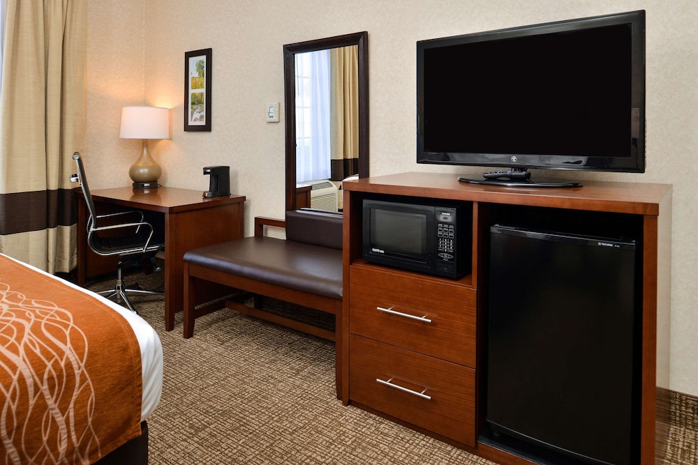 Comfort Inn And Suites Madison North 42/45