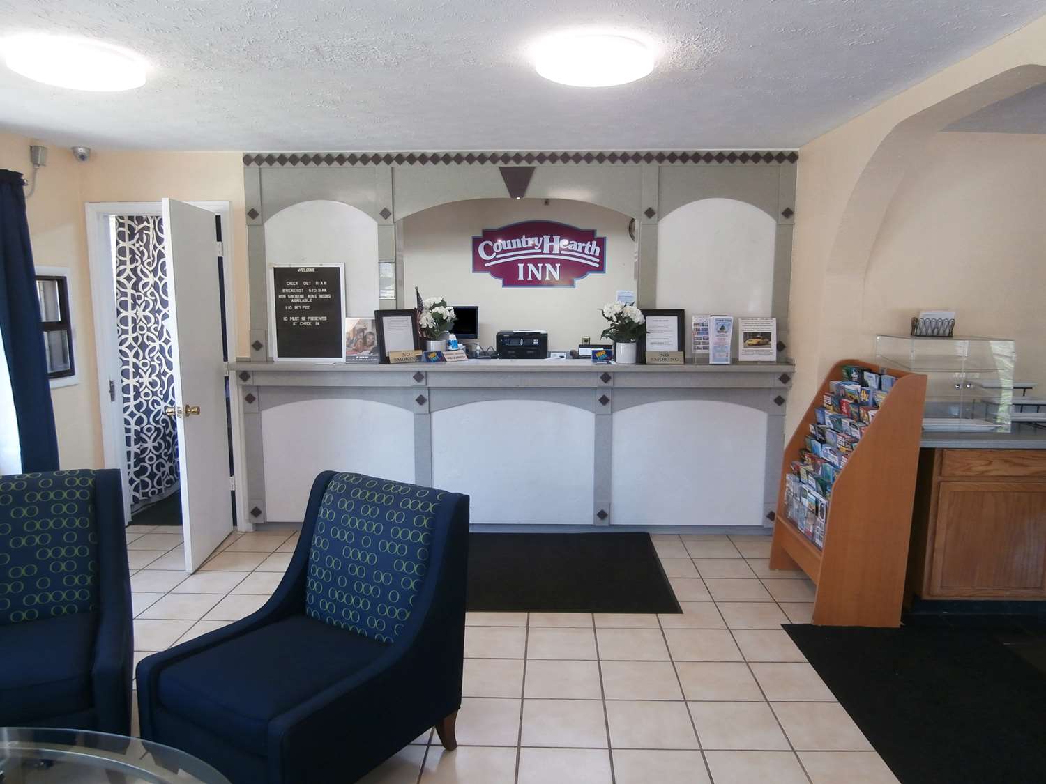 Country Hearth Inn and Suites Cartersville 24/34