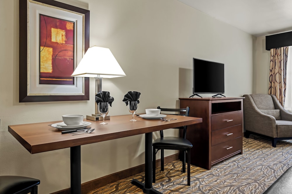Ledgestone Hotel Elko 40/50