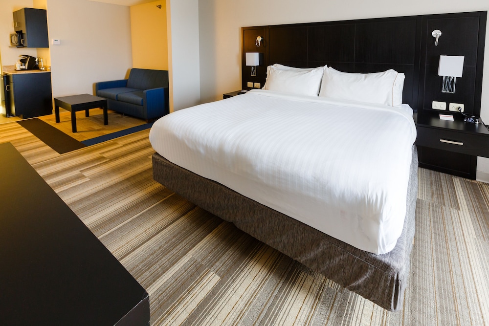 Holiday Inn Express Hotel Suites Shelbyville 12/44