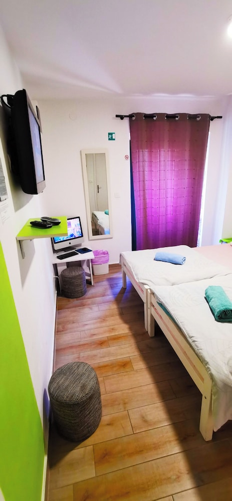 2 Bedrooms, Apartment, 4 Beds, Private Bathroom
