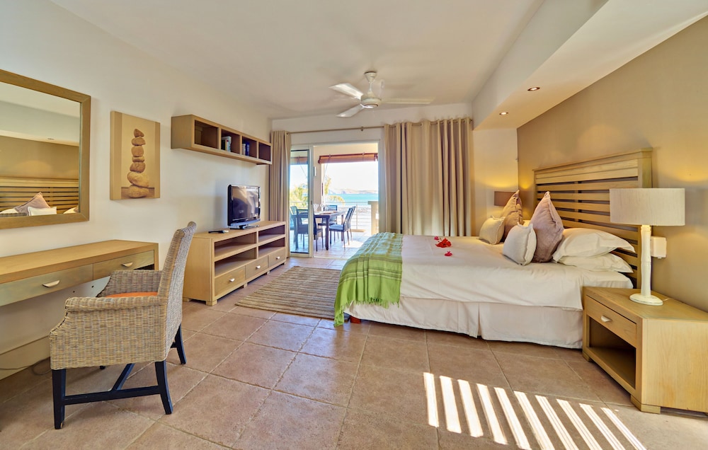 3 BEDROOMS, SUITE