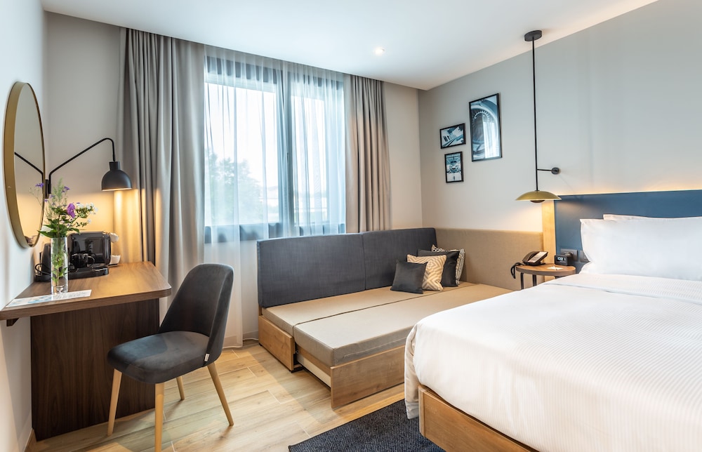 Hilton Garden Inn Bucharest Airport 10/53