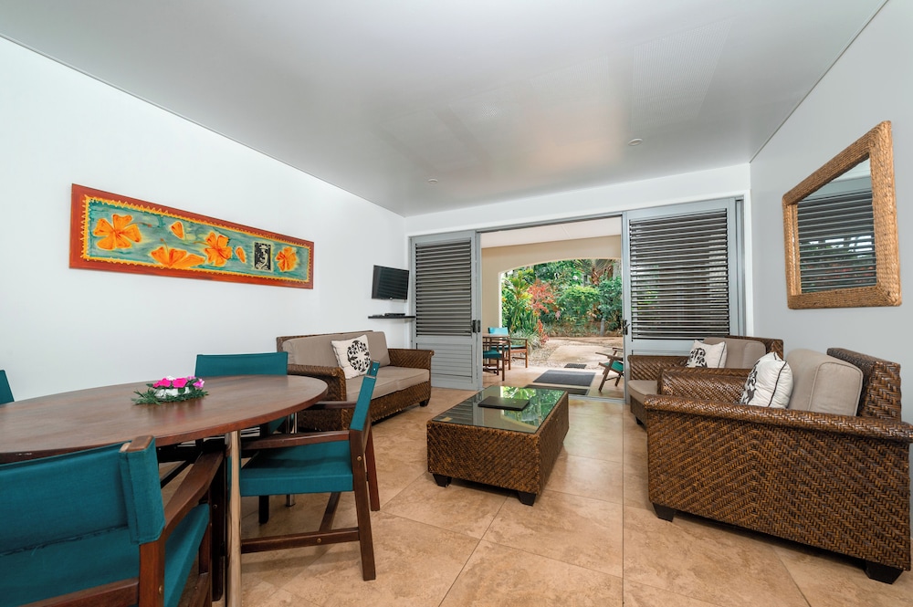 Sunset Resort 12/50