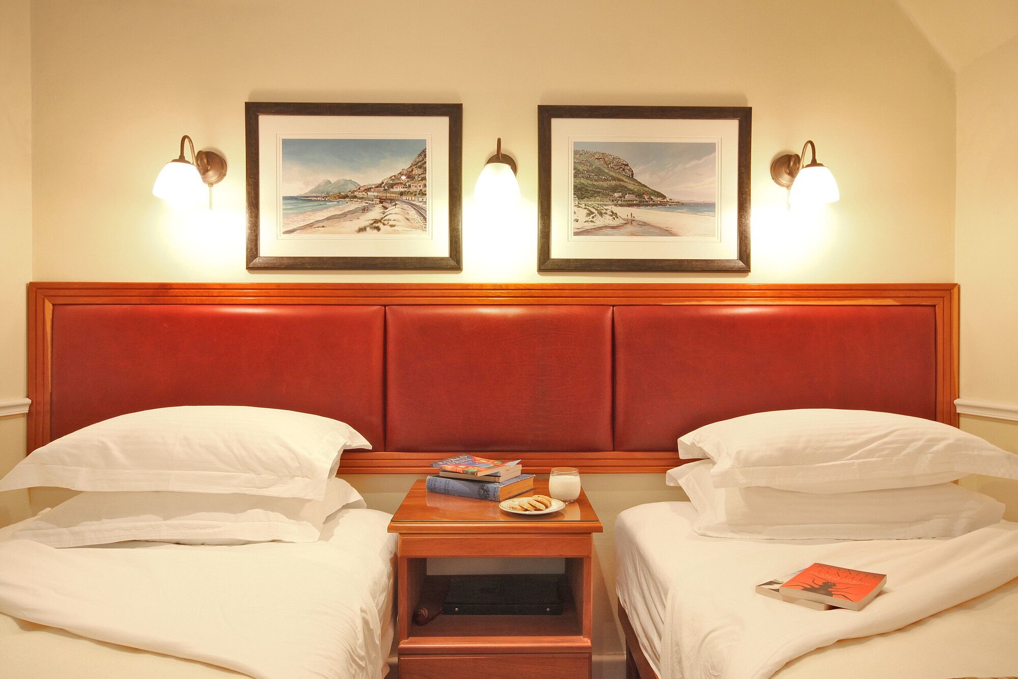 Manor, Standard, Twin Beds