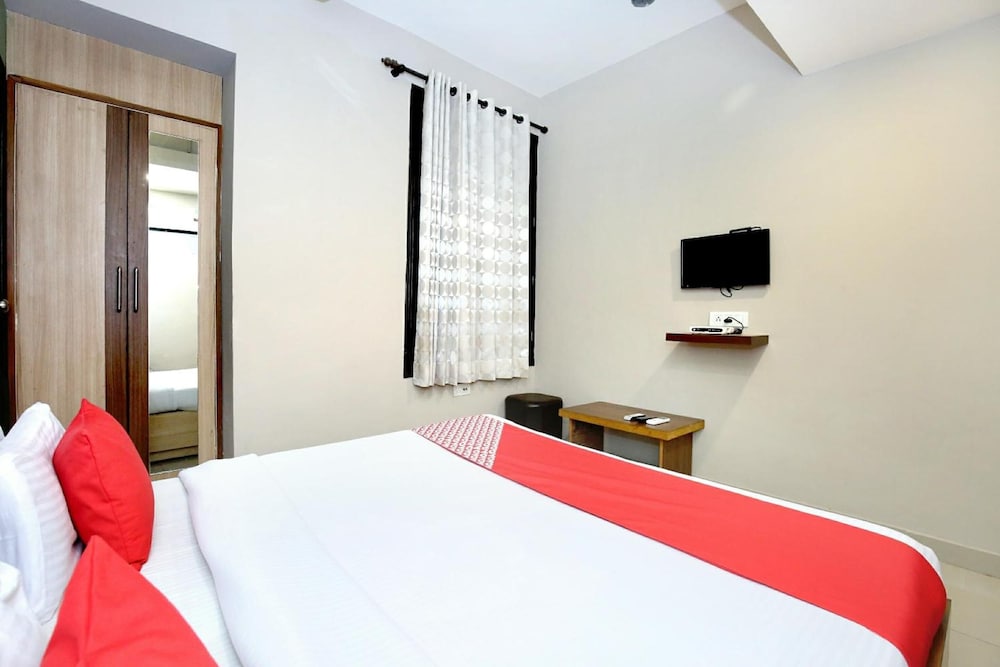 Oyo Rooms Ludhiana Railway Station Clock Tower 17/50