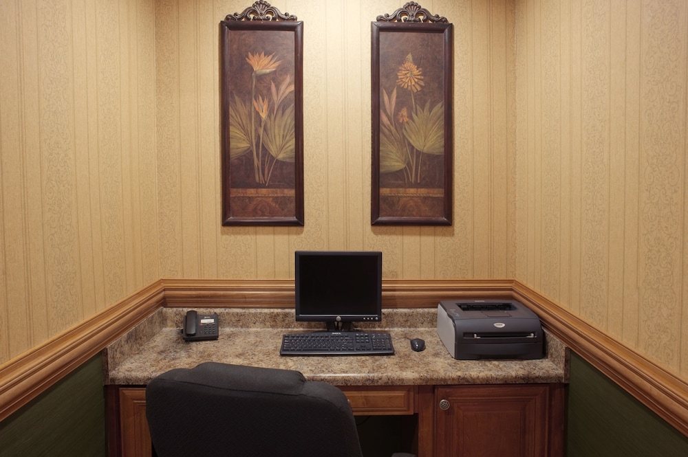 Best Western Plus Bradbury Inn & Suites 34/39