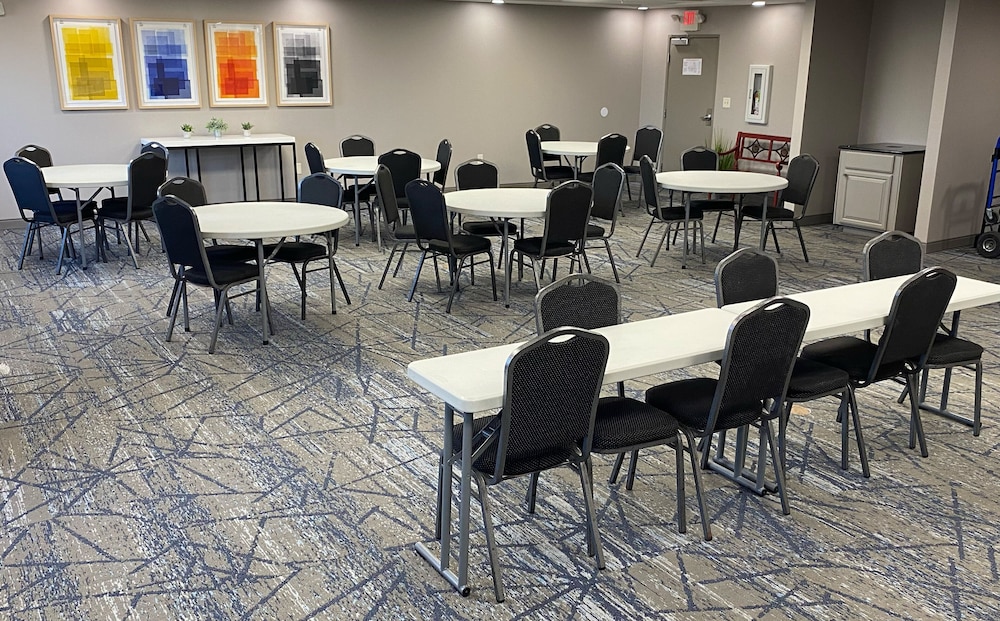 Holiday Inn Express New Albany 48/59