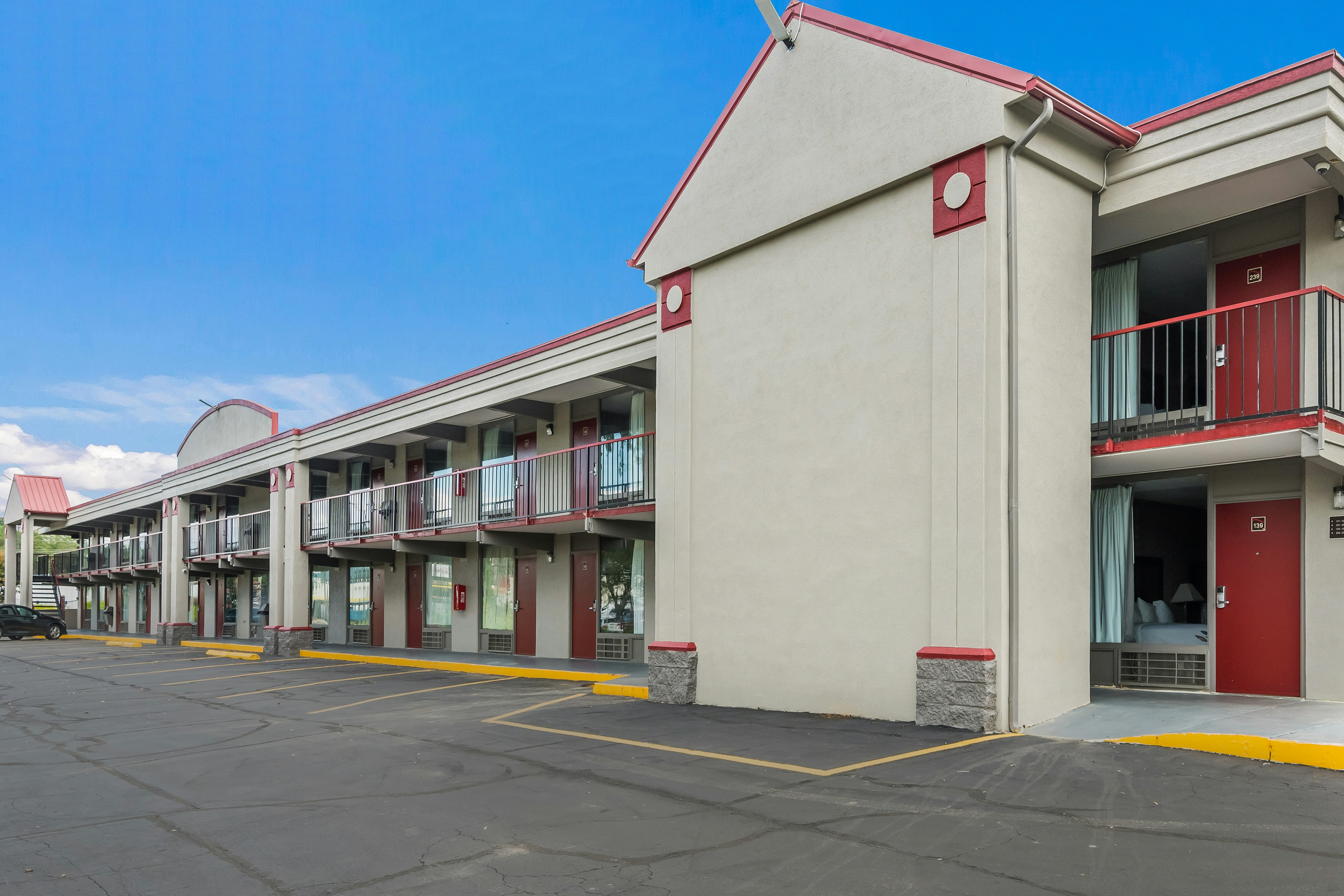 Red Roof Inn Lenoir 27/30