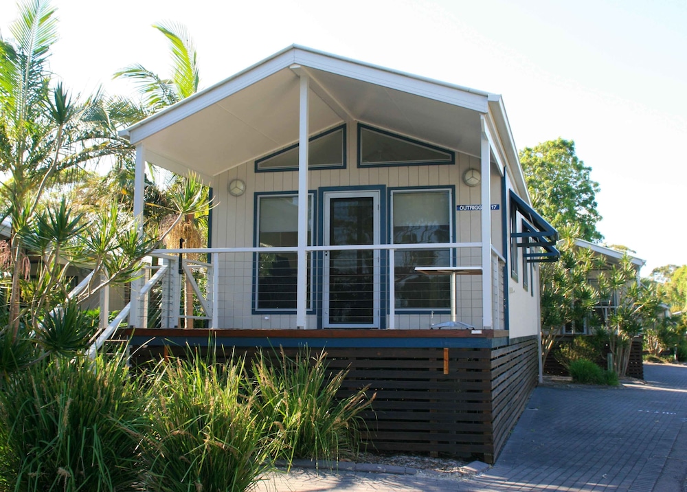 SHOAL BAY HOLIDAY PARK 2/70