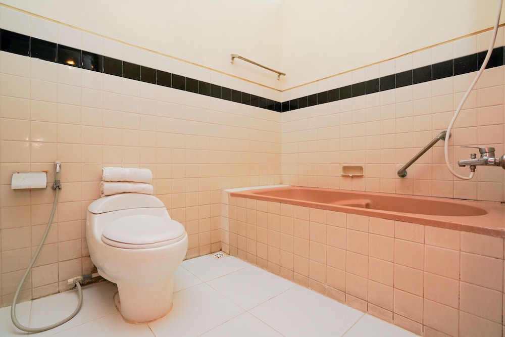 OYO 1652 Hotel Tampiarto 14/35