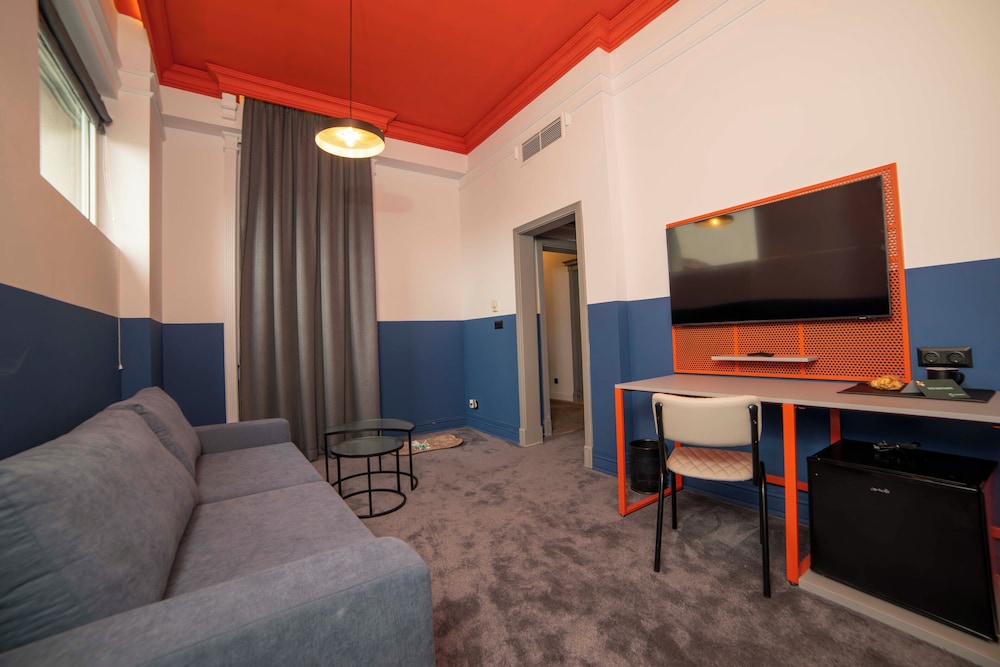 Maria Luisa Hotel 42/56