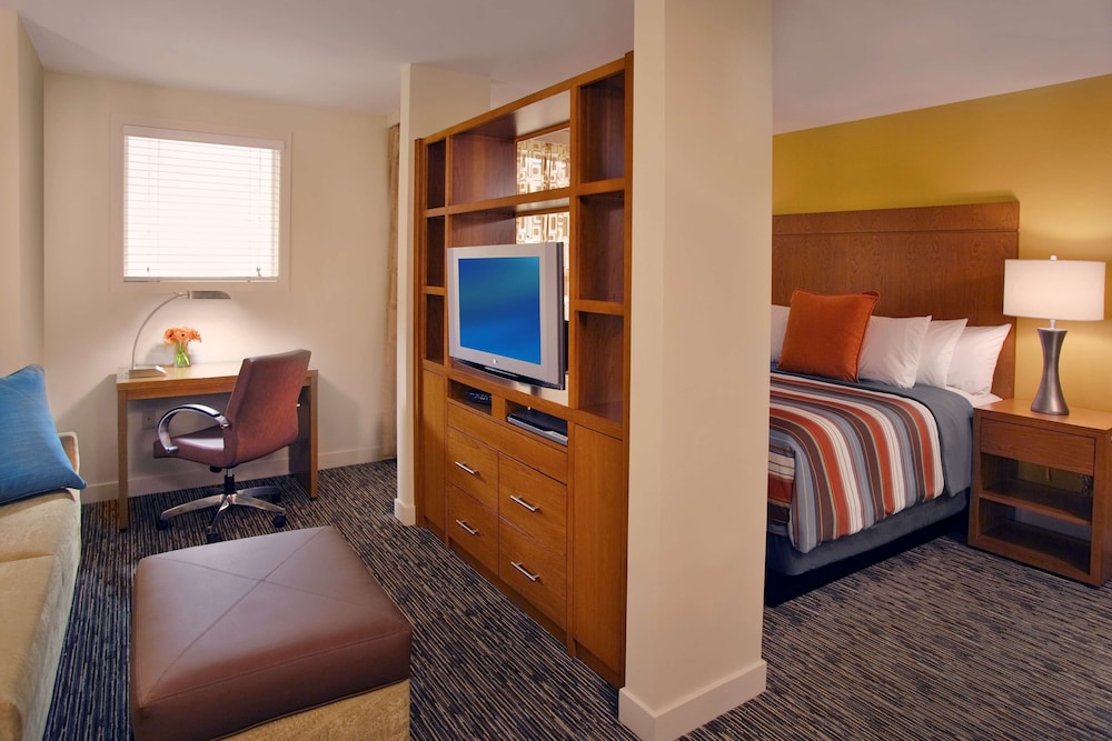 HYATT house Chicago/Naperville/Warrenville 24/69
