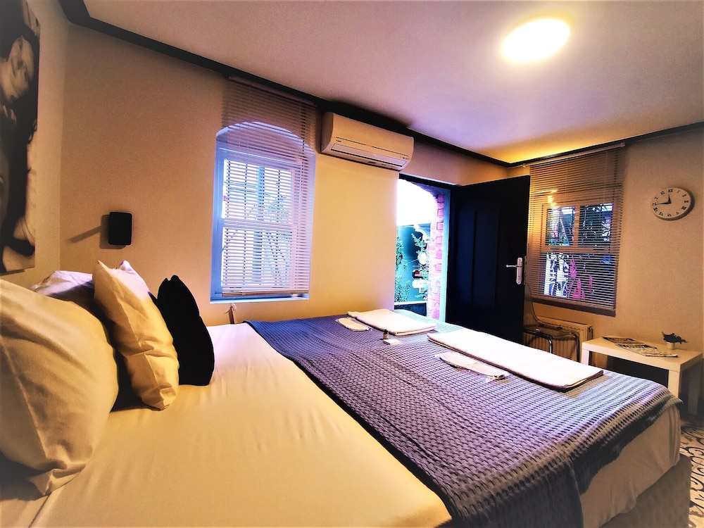 Dreamers B&B 29/50