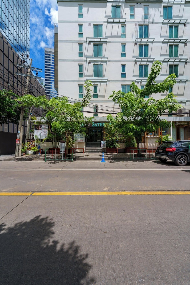 Sabai Sathorn Serviced Apartment 41/50