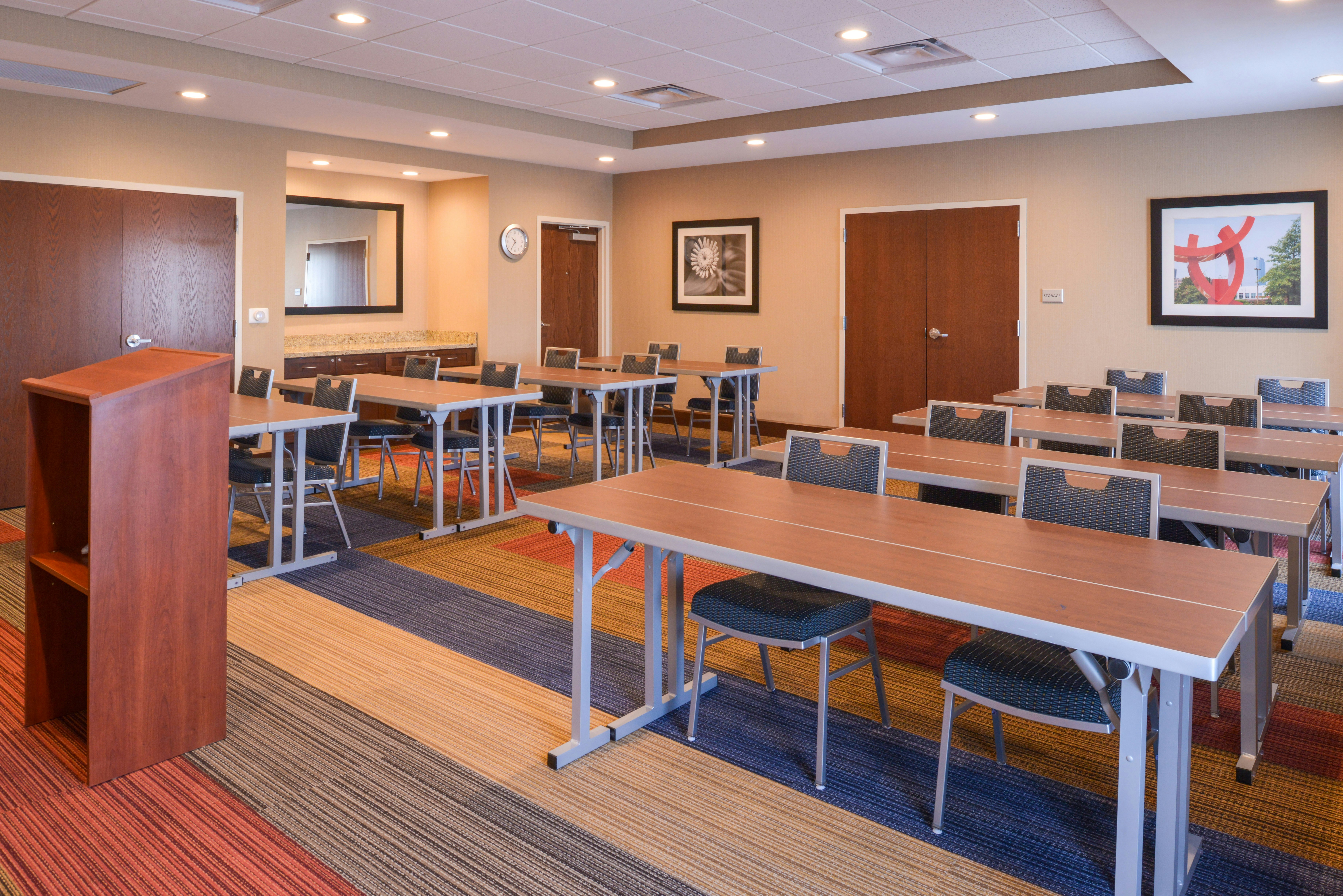 Hampton Inn & Suites by Hilton Lonoke 29/36