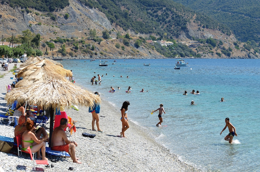 Ilia Mare Hotel 44/48